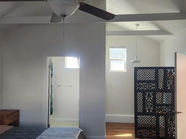 2021 Walgrove Ave, Los Angeles, CA 90066