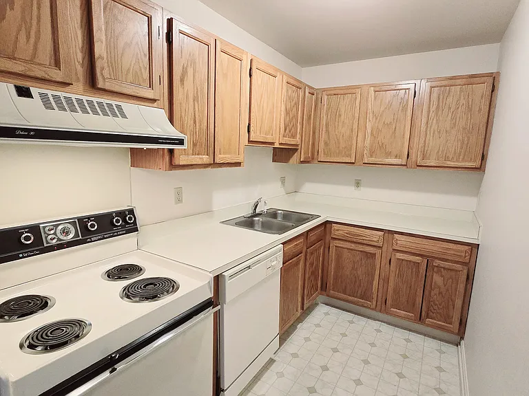 Two Bedroom Downstairs Kitchen