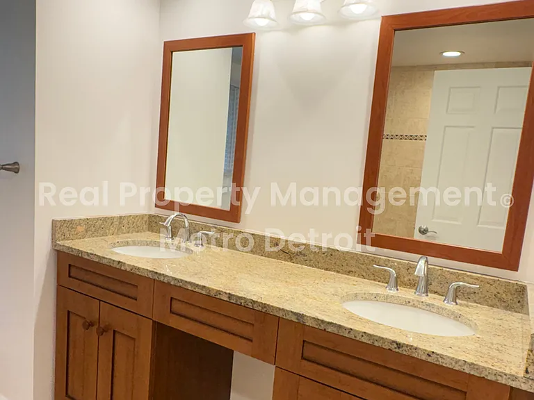 3028 Caswell Dr — Photo 23