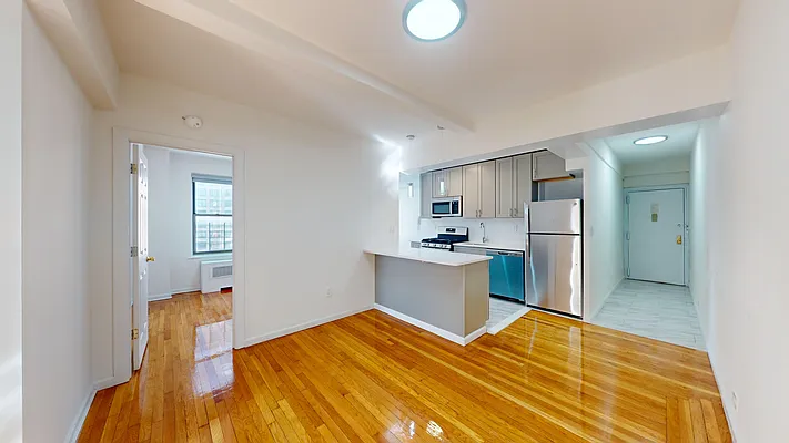 Rented by Bond New York | media 26