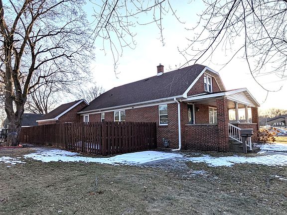 2nd image of 331 Thompson St