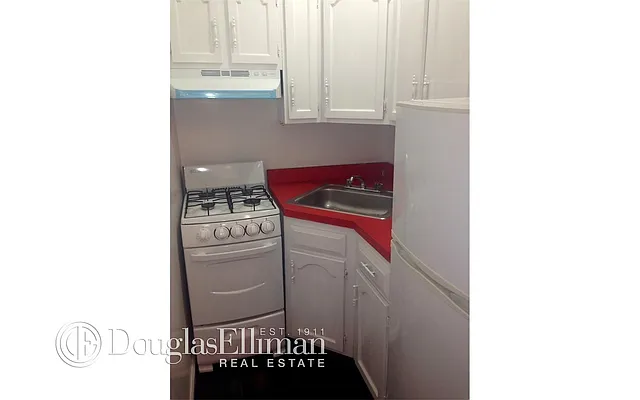 Rented by Douglas Elliman | media 11
