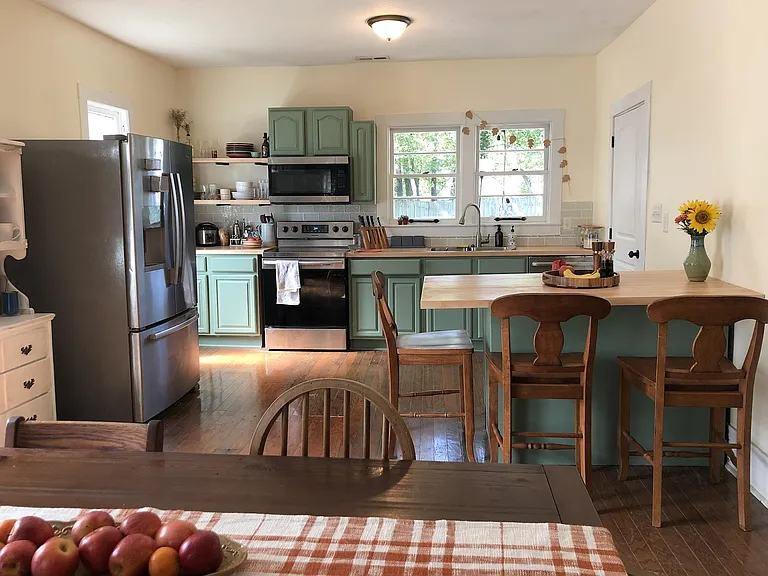 2909 Noah St — Photo 1