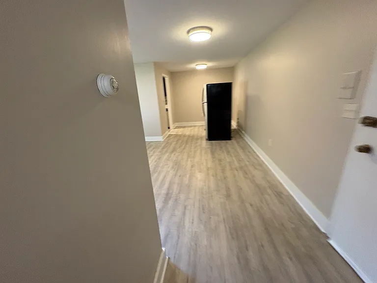 30A Hillside St #B18 — Photo 12