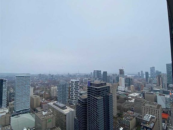 4th image of 7 Grenville St #5006