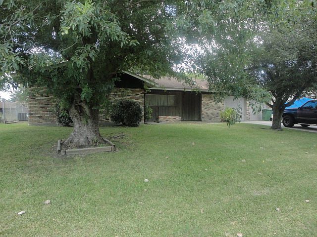 1st image of 2221 Larry Dr