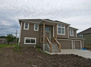 3704 153rd Ter, Basehor, KS 66007