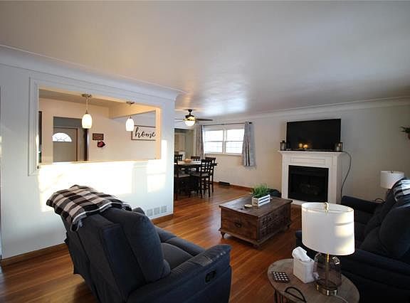 3rd image of 3208 Erin Dr