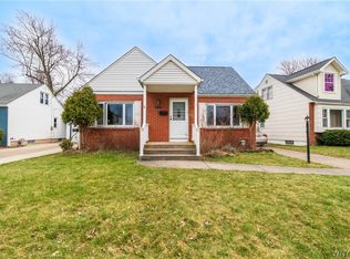 73 Manning Rd, Eggertsville, NY 14226