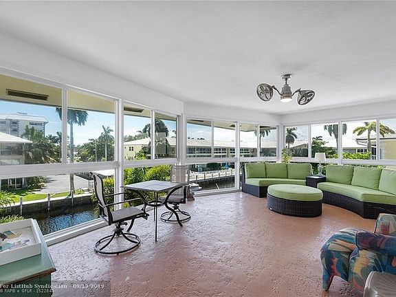 2nd image of 3050 NE 48th St APT 310