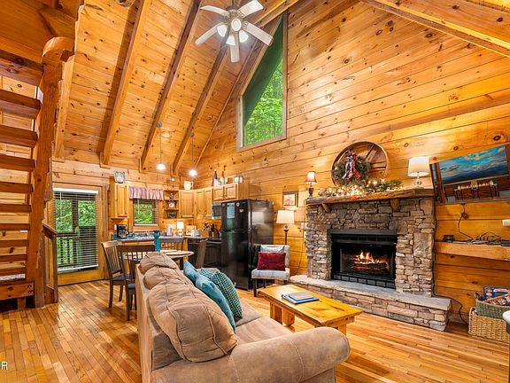 4th image of 1823 Laurel Valley Way