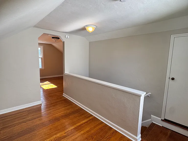 2537 W Sylvania Ave — Photo 9