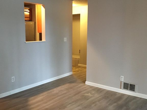 4th image of 4501 Grandview Dr W Unit 120