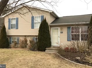 253 Midnoon Dr, Martinsburg, WV 25404