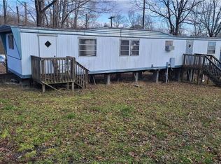 199 Rosewood Dr, Mount Airy, NC 27030