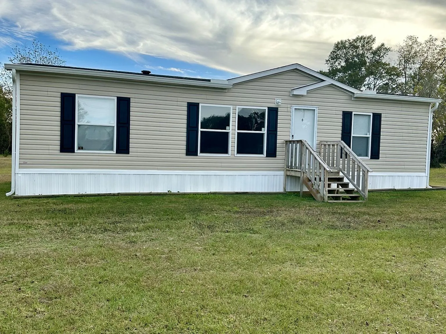 3 bed, 1144 sqft, $1,400 — Photo 1