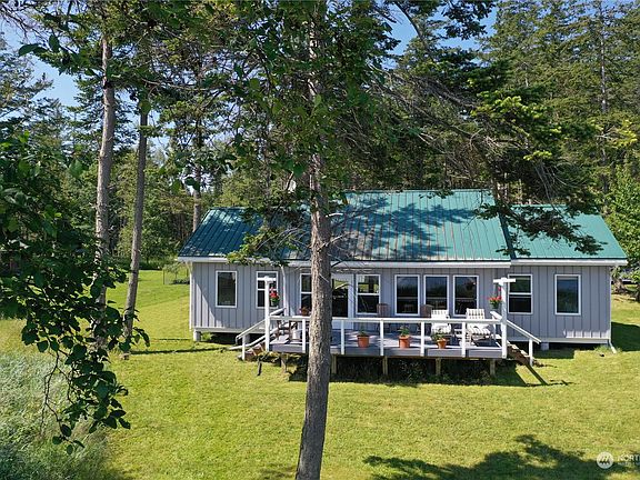 2nd image of 863 Marine Lane