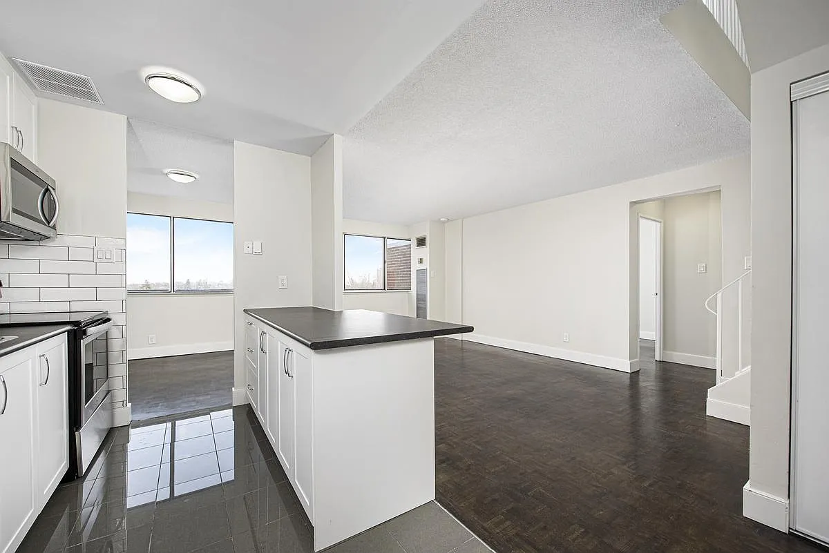 7230 Darcel Avenue — Photo 2
