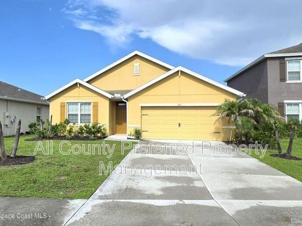 242 Guinevere Dr SW