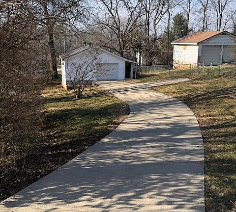 4th image of 156 Winding Way Dr