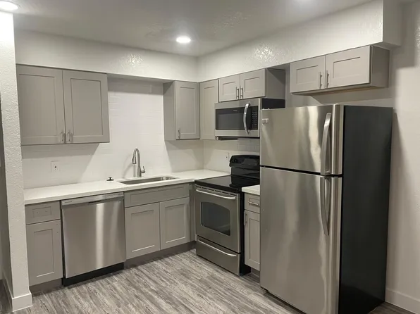 644 N Center St #207, Mesa, AZ 85201