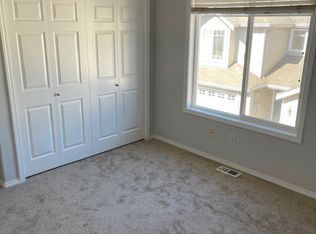 8125 212th St SW APT 8, Edmonds, WA 98026