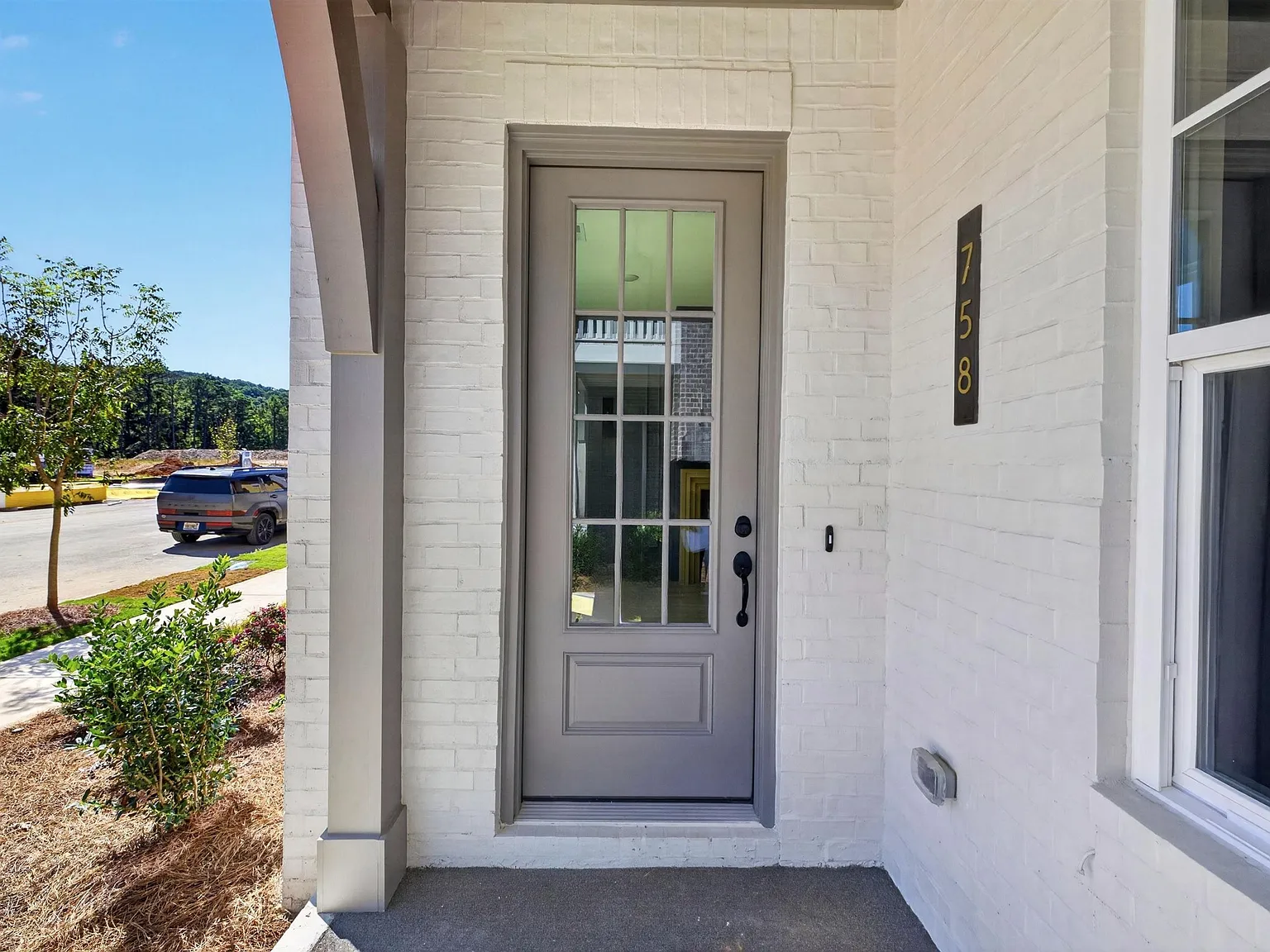 4 bed, 2.5 bath, $3,450 — Photo 2
