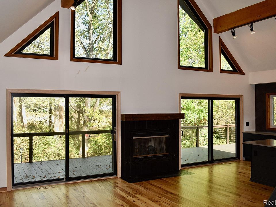 8312 Whitmore Lake Rd, photo 23