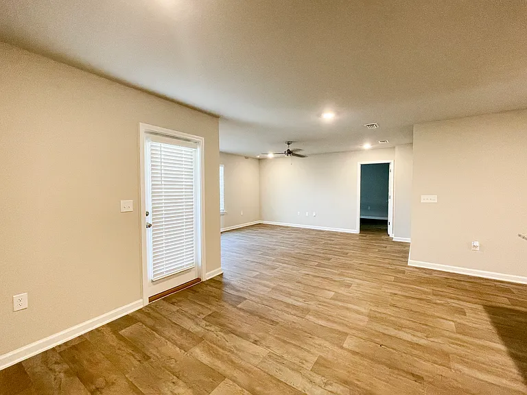 10252 Ruffian Rte — Photo 5