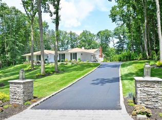 5 Westbourne Ln, Melville, NY 11747