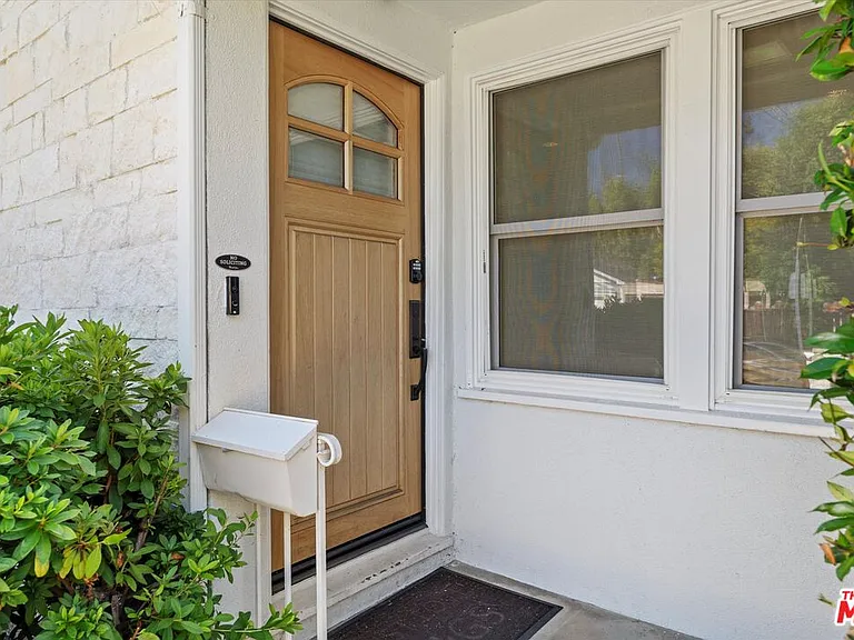 2809 S Canfield Ave — Photo 3