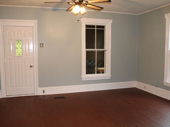 21 East St