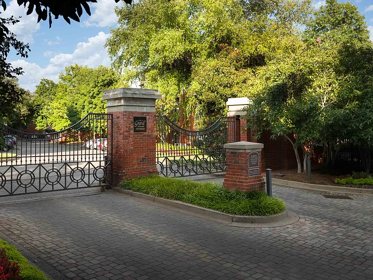 The Grove — Photo 3