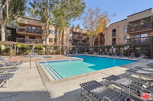 22100 Burbank Blvd Photo 1 22100 Burbank Blvd Photo 1