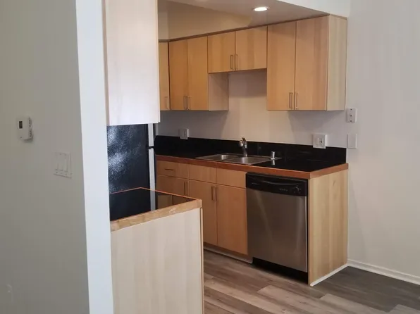 5302 Comercio Ln #5B, Woodland Hills, CA 91364