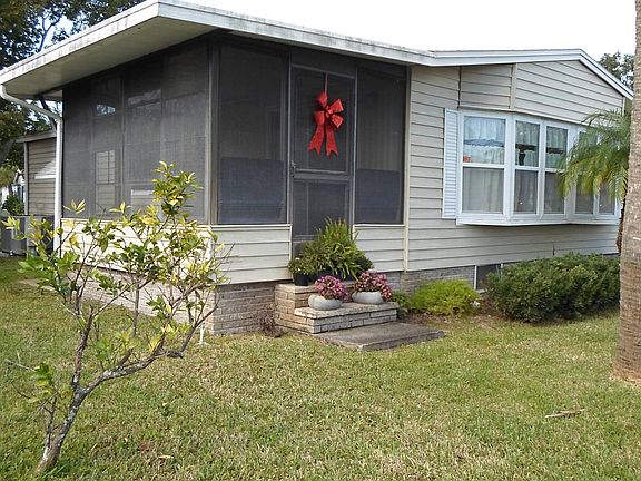 3rd image of 279 Country Club Dr