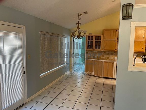 4th image of 290 Monmouth Dr