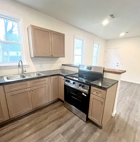 20 Marion St Photo 1