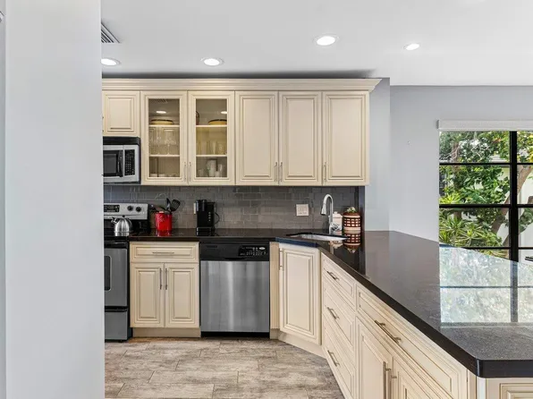 20 Southport Lane #B, Boynton Beach, FL 33436