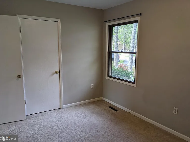 21585 America St — Photo 12