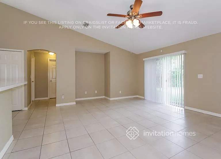 3228 N Biscayne Dr — Photo 9