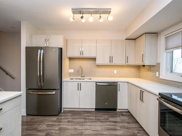 5877 Gainsborough Pl, Halifax, NS B3K 5R6