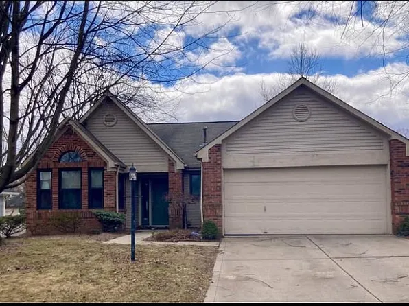 5449 Old Barn Dr, Indianapolis, IN 46268