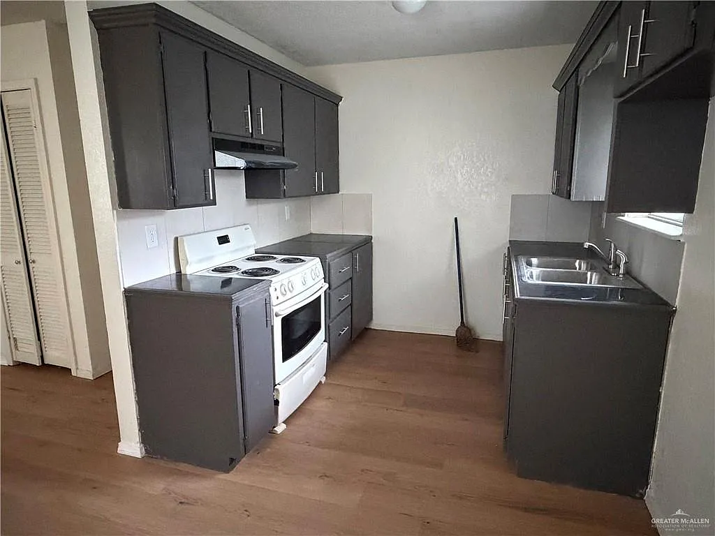 2 bed, 1.0 bath, 750 sqft, $700 — Photo 4