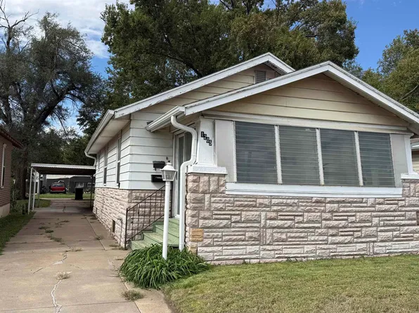 1205 N 9th St, Salina, KS 67401