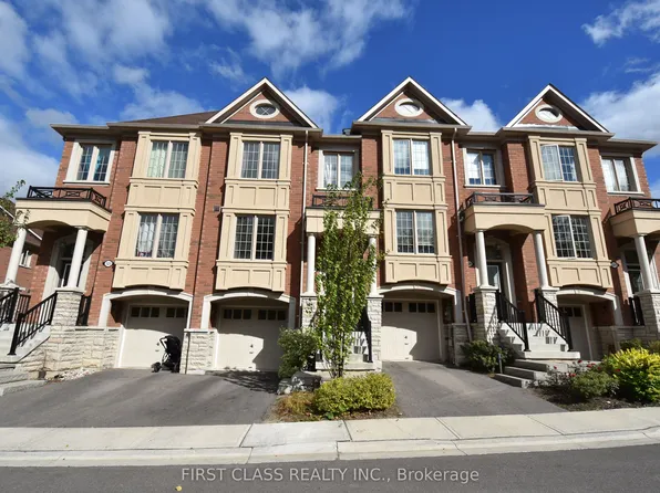 327 Doak Ln, Newmarket, ON L3Y 0A7