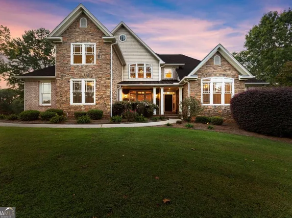 526 Orchard Dr, Clarkesville, GA 30523