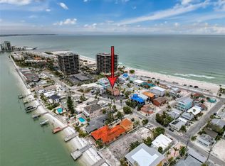 7710 Bayshore Dr APT 4, Treasure Island, FL 33706