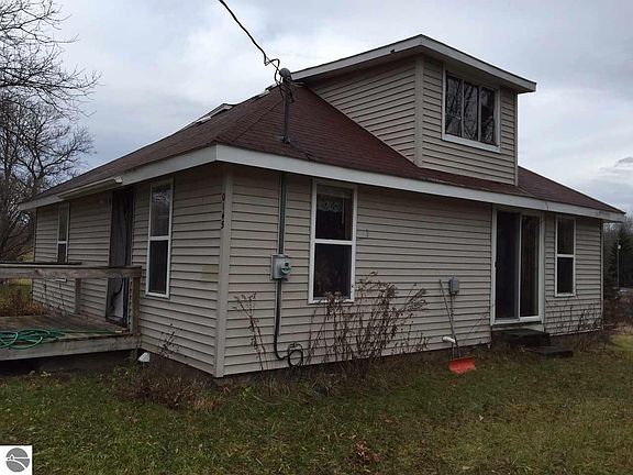 5th image of 145 Pitz Rd SW
