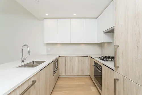 423 6th St #313 Photo 1